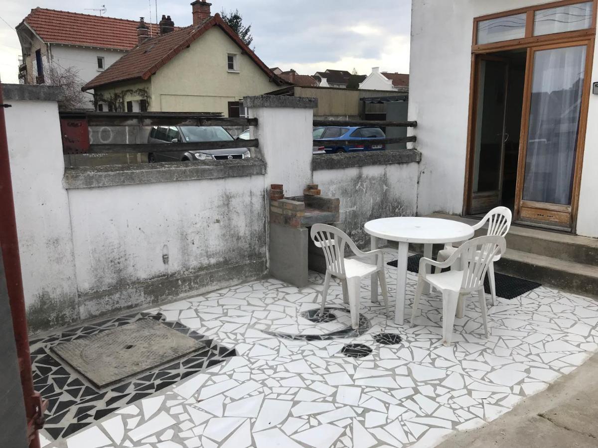 La Mezza - Wifi - Stationnement - Terrasse Apartment Troyes Exterior photo